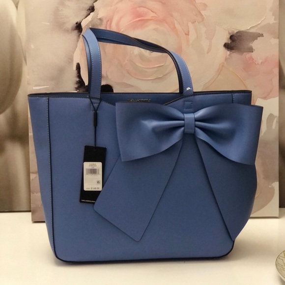 Karl Lagerfeld Handbags - Sold! Karl Lagerfeld large canelle tote!